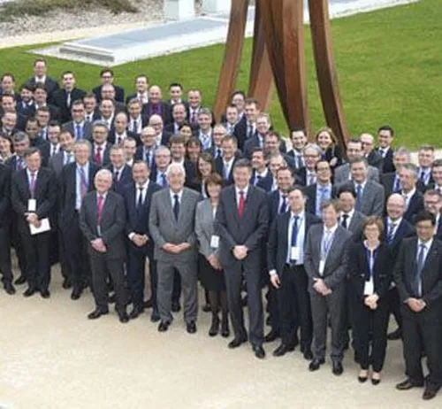 Photo de groupe d une entreprise lors d un seminaire professionnel realisee par un photographe corporate a Lyon
