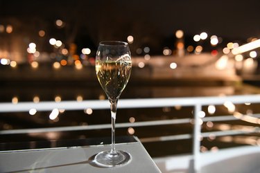 ambiance festive d'une croisiere d'entreprise a Lyon - Photographie evenementielle